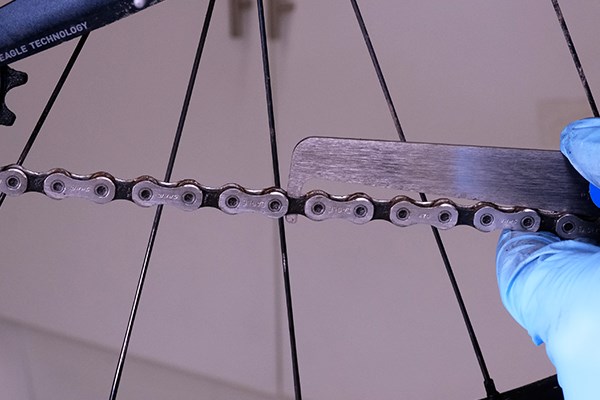 park tools chain wear indicator showing chain wear from 0.5-0.75%